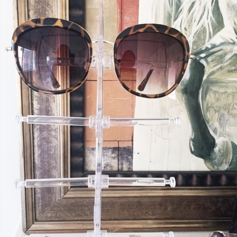 Charming Charlie NWT Tortoise Shell Sunglasses - Picture 3 of 3